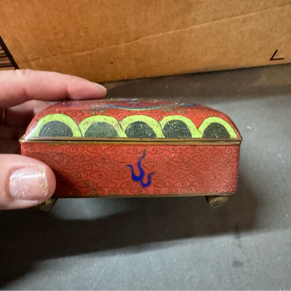 Vintage Chinese Hinged 4 Leg Box Cloisonné Enamel Dragon 3 1/2 X 3 Inches - Picture 2 of 8